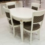135963774483stol-ovalnyy-afina